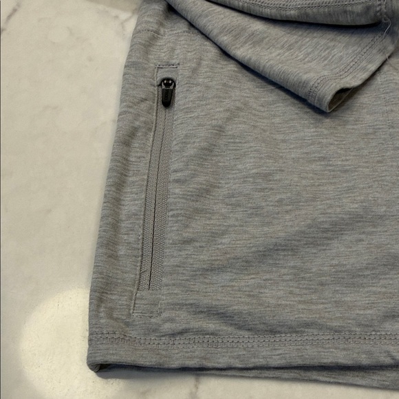 Vuori Ease Performance Half Zip Size Medium - Picture 4 of 7